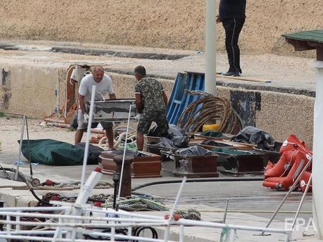 Возле итальянского острова затонуло судно с мигрантами, погибли по меньшей мере 13 человек