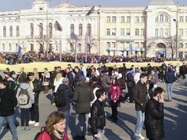В Харькове на антивоенное шествие вышли 10 тысяч человек