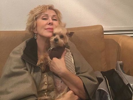 62-летняя Успенская снялась без бюстгальтера