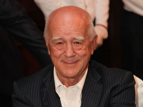 Коротич: Российская власть боится определенности, боится вынести Ленина из Мавзолея и похоронить