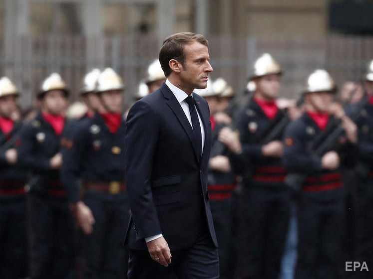 Макрон призвал к всеобщей борьбе с исламизмом после нападения на полицейский участок в центре Парижа