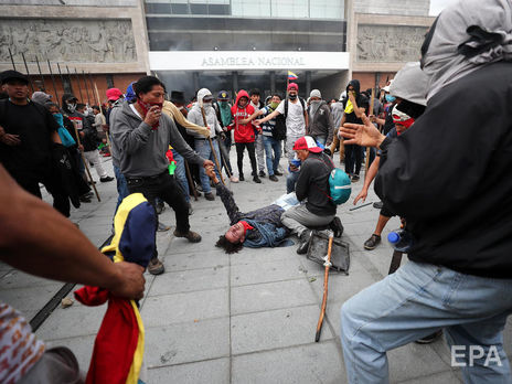 В Эквадоре неделю продолжаются протесты. Правительство покинуло столицу 