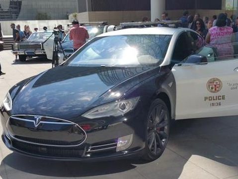 Полиция Лос-Анджелеса может пересесть на электромобили Tesla
