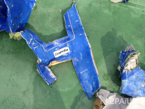 В Каир привезли 15 контейнеров с останками жертв крушения самолета EgyptAir