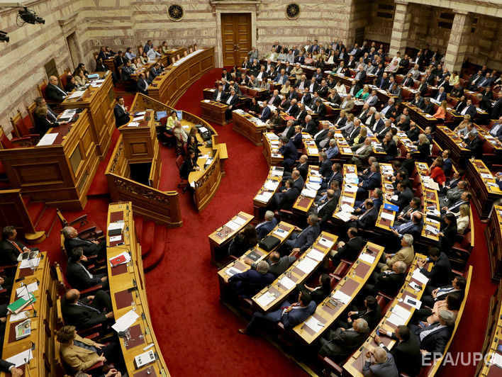 Парламент Греции одобрил меры экономии для получения транша от кредиторов