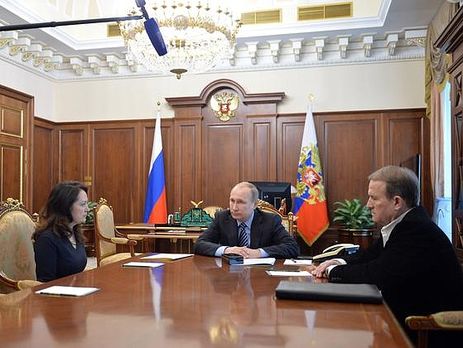 На встрече Путина с женами погибших на Донбассе российских журналистов присутствовал Медведчук
