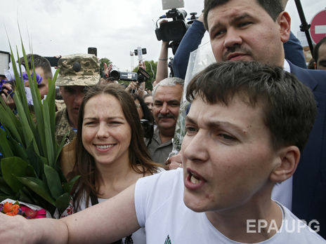 Савченко прибыла на встречу в штаб ВО 