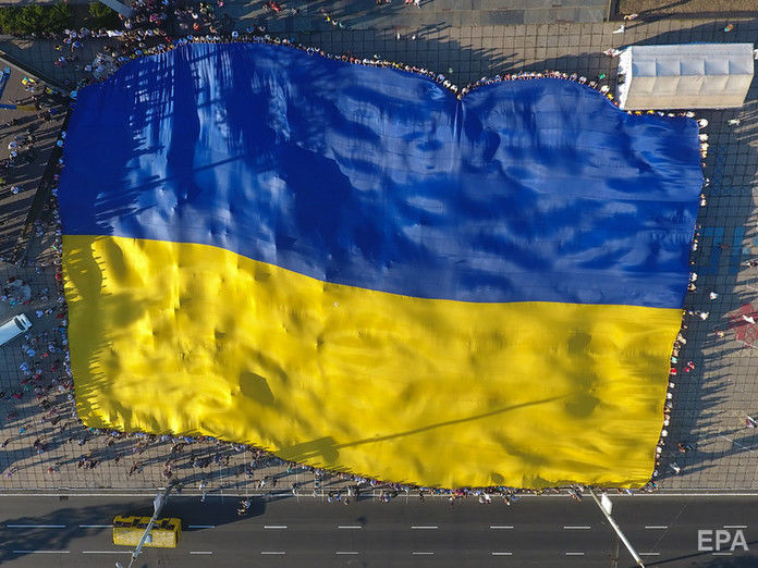 Большинство украинцев не поддерживают особый статус для Донбасса – опрос