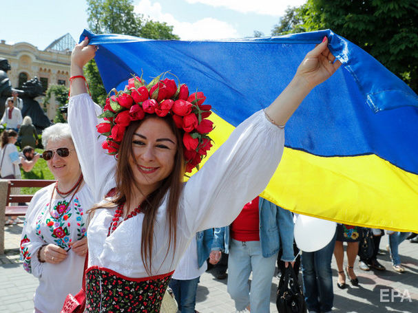 ﻿Більше ніж половина українців проти надання російській мові статусу другої державної – опитування
