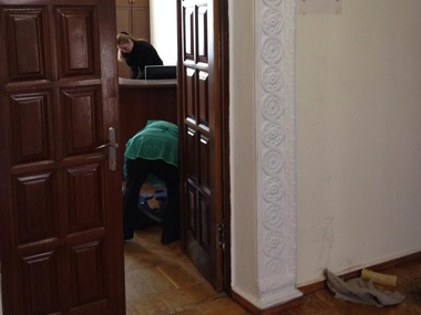 В Луганске освободили здание облгосадминистрации и задержали главного сепаратиста