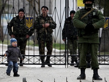 Самооборона Крыма захватила военный госпиталь в Симферополе