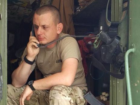 Порошенко позвонил бойцам на передовую