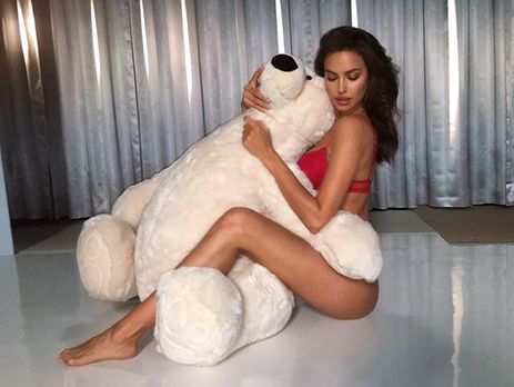 Шейк показала свою племянницу