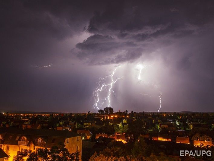 Во Франции и Германии больше сорока человек пострадали от ударов молний