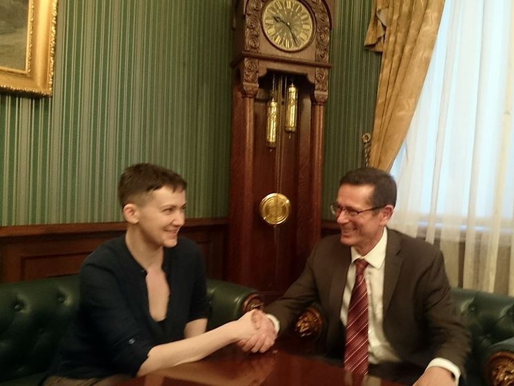 Савченко встретилась с помощником генсека ООН Шимоновичем, чтобы перенять хорватский опыт обмена пленными