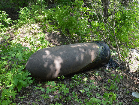 В Днепропетровской области спасатели обезвредили 1000-килограммовую авиабомбу