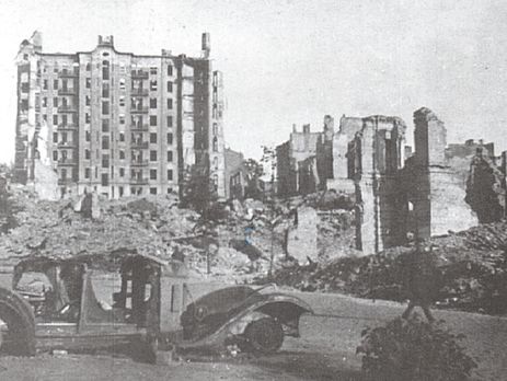 Киевлянка Хорошунова в дневнике 1942 года: Консерватория все чаще дает концерты и этим завоевывает себе право на жизнь