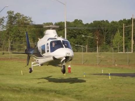 Мальчику вырвали молочный зуб вертолетом. Видео