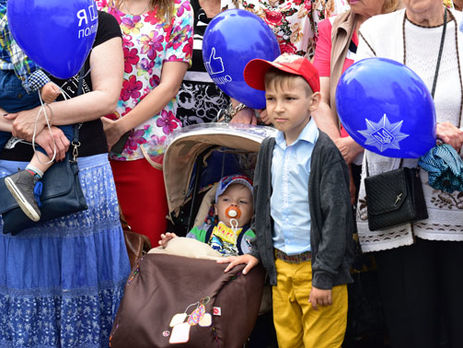 В Мариуполе приняла присягу патрульная полиция. Фоторепортаж