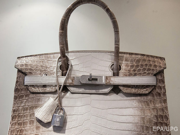 На аукционе Christie's сумку Hermes Birkin продали за $300 тысяч