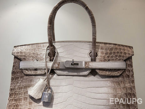 На аукционе Christie's сумку Hermes Birkin продали за $300 тысяч