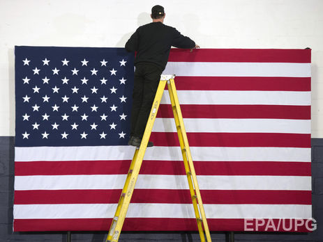 CNN: Клинтон опережает Трампа на 2%