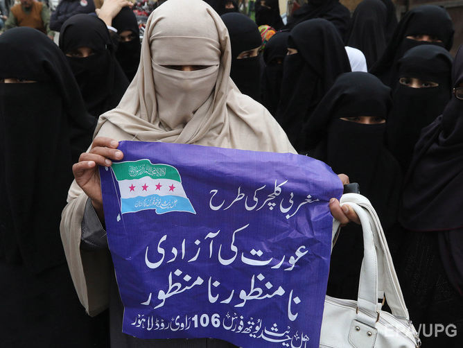 В Пакистане девушку пытали и сожгли за отказ вступать в брак