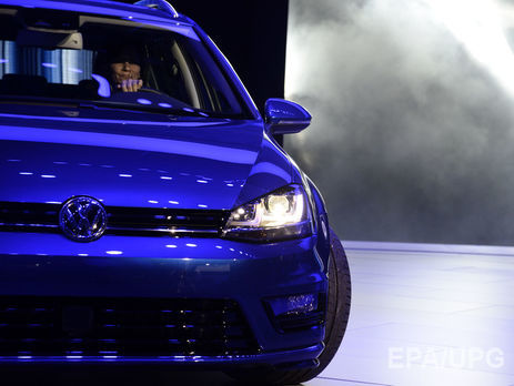 В центре Киева возле банка у мужчины отняли сумку с 2 млн грн с помощью 