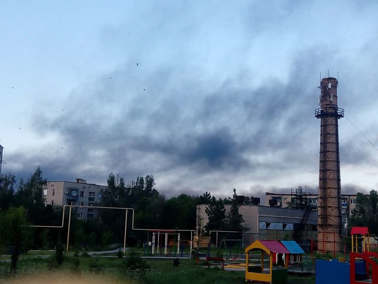 Боевики заявляют о втором пожаре за неделю на нефтеперерабатывающем заводе в Докучаевске