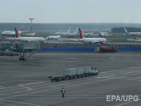 В аэропорту Домодедово пассажирский самолет увяз в асфальте – СМИ
