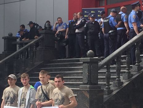 В Харькове ложный звонок о заминировании сорвал форум партии Клименко для предпринимателей