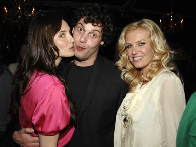 Канадского сценариста обвиняют в жестоком убийстве подруги-украинки, напоминающем сцену из его комикса