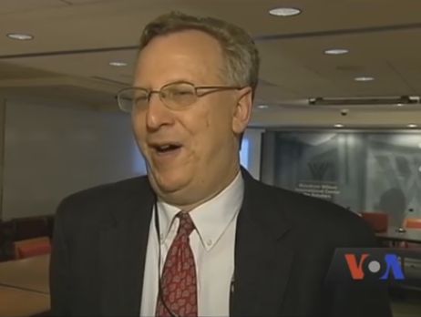 Американский эксперт: Украина пребывает в состоянии военного конфликта, и это дает ей право на особую информполитику