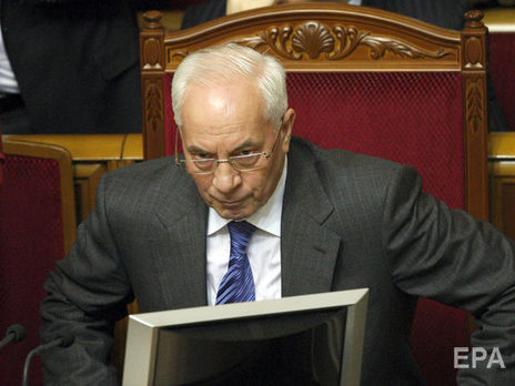 ﻿Азаров: Заходжу у приймальню КДБ, там майор сидить. 