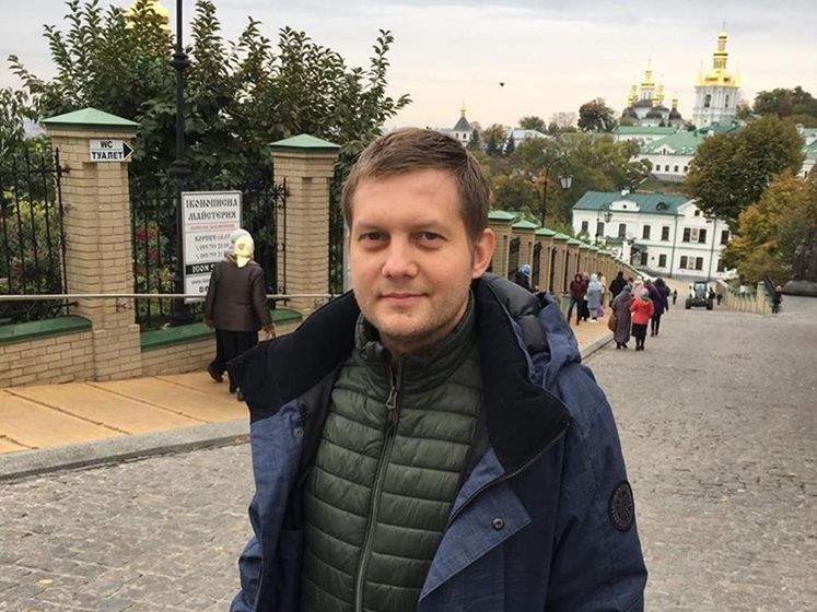 ﻿У Київ приїхав телеведучий із РФ, який побував у Криму. У ДПСУ пояснили, що заборони на його в'їзд немає