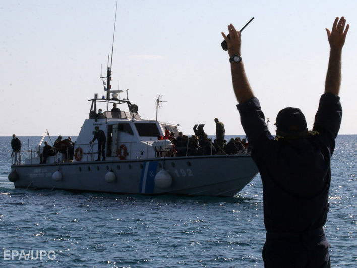 Возле Крита затонуло судно с мигрантами