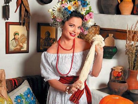 Певица Королева попросила Зеленского разрешить ей приезжать в Украину