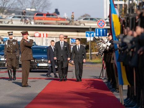 ﻿Зеленський у Латвії заявив, що сторони співпрацюватимуть у питанні повернення виведених з України активів