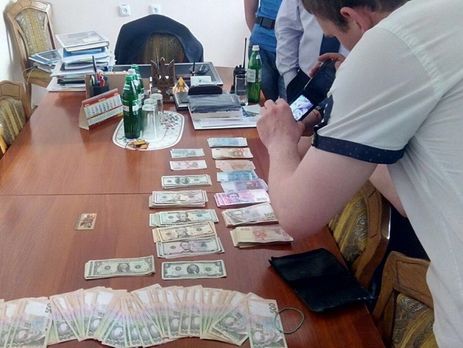 СБУ обнаружила в имении Героя Украины Романчука тоннели с золотыми слитками и антиквариатом. Фоторепортаж