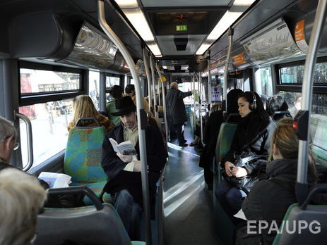 Во Франции автобус с чешскими туристами попал под пулеметный огонь