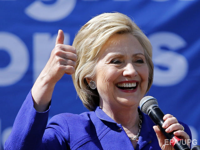 Bloomberg: Клинтон набрала необходимое число голосов для выдвижения в президенты