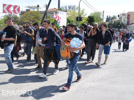 На греческом острове Хиос мигранты подожгли лагерь