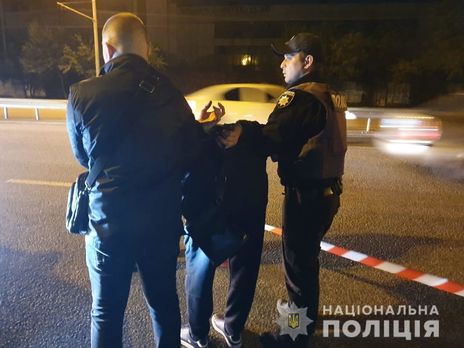 ﻿У Дніпрі чоловіка застрелили у власному авто, підозрюваного в убивстві затримано