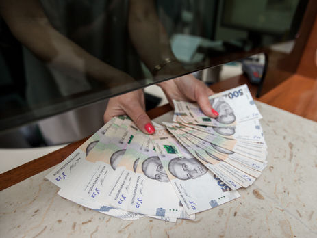 НБУ вдвое повысил лимит на продажу валюты населению