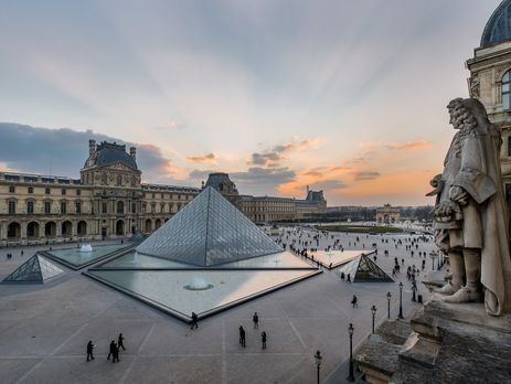 Лувр и музей д'Орсе возобновили работу после наводнения в Париже