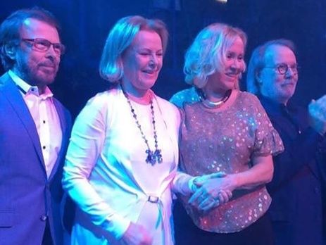 ABBA воссоединилась на небольшом концерте