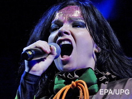 Бьорк представила клипы, снятые в виртуальной реальности