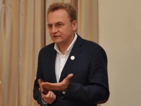 Садовый попросил суд помиловать бойца, который бросил в его дом гранату