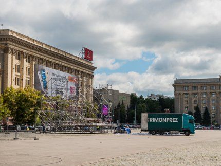 Полиция ищет взрывчатку в фан-зоне на центральной площади Харькова