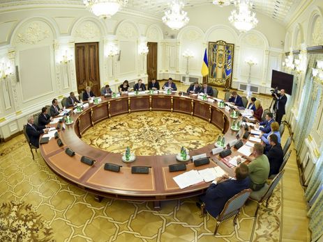 Порошенко потребовал начать формирование Верховного Суда уже в сентябре